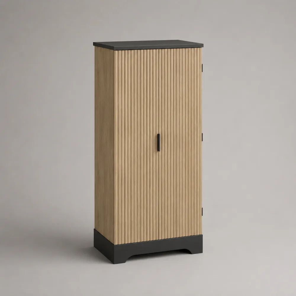 Credenza alta in legno a un'anta scanalata, rovere naturale e antracite, 60 x 35 x 130 cm